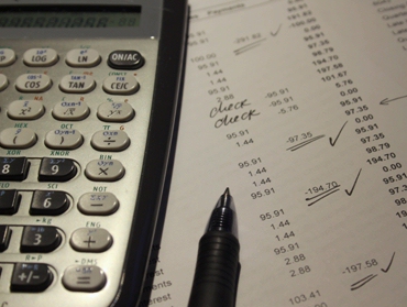 ¿Existen comisiones en las casas de apuestas o plataformas digitales para la inversión?