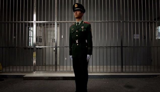 En una cárcel china se sabe como se entra, pero no como se sale: una vez dentro, es como un agujero negro en el que se pierde todo rastro del detenido.