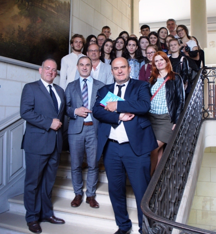 Delegación Jóvenes Embajadores polacos del Premio Renacimiento en el Castillo de Valençay, Director de Relaciones Internacionales de Valençay Mr Frederic Loasan, Consejero Diplomático de la Prefectura de la Región Centre Val de Loire Mr Stanislas Pierret, Director de Educación Zielona Góra (Capital Lubuski Pan Jaroslaw Skorulski, Directora Liceo nº V Zielona Góra Pani Kamilla Witucka, Director General Premio Renacimiento & Ruta Románico XXI, Don Alvaro Enrique de Villamor.