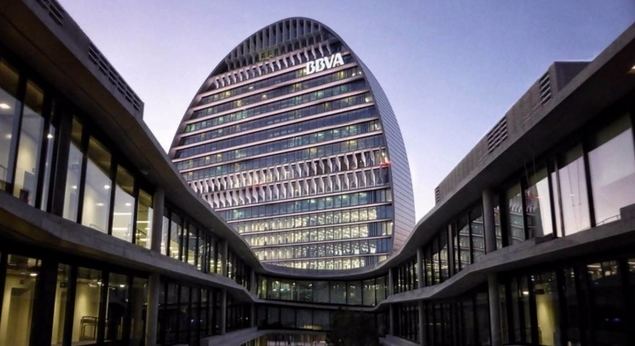 El Juez sienta al BBVA en el banquillo por el “caso Villarejo”