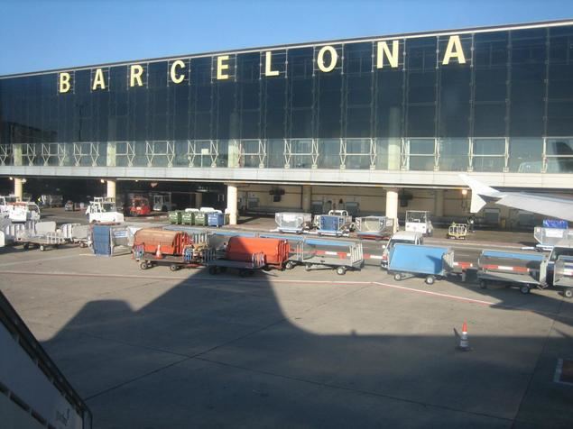 Ascienden a 206 los vuelos cancelados por Vueling por la huelga en el El Prat hasta el martes