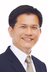 Lin Chia-lung es Ministro de Transportes y Comunicaciones República de China (Taiwán).