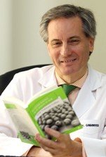 El Dr. Javier Cabanyes, neurólogo autor del libro 'La salud mental en el mundo de hoy' (Edit. EUNSA)