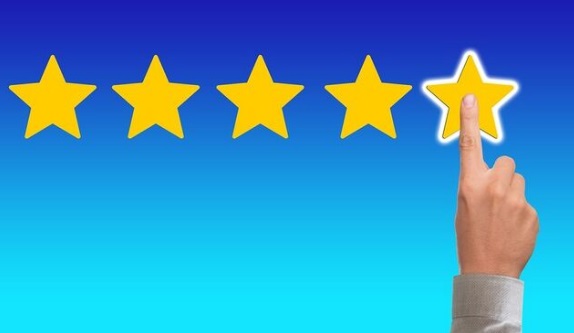 Fake Reviews, la peor pesadilla que sufren el 90% de los negocios no sólo en Halloween