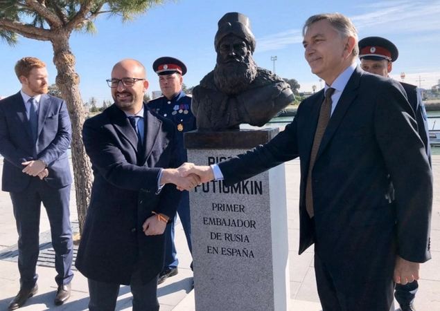 Rusia inaugura el busto de su primer Embajador en España, Piotr Potiomkin
