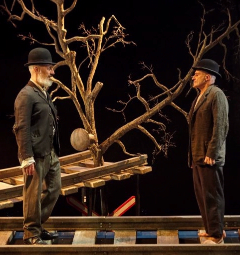 Esperando a Godot: hablar de nada para decir tantas cosas