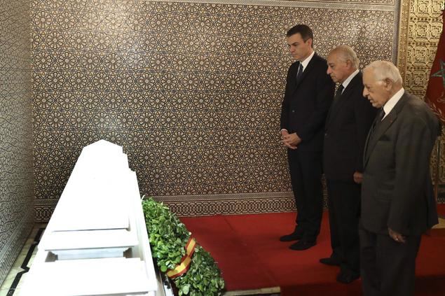 Pedro Sánchez enalteció a los reyezuelos déspotas de Marruecos Mohamed V y Hassan II en su mausoleo.