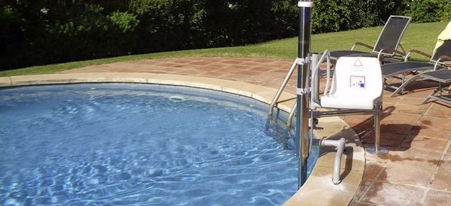 Accesibilidad para personas con movilidad reducida: ascensores para piscinas