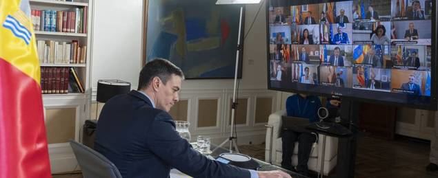 El presidente del gobierno desde su 'puesto de mando' en el palacio de La Moncloa.