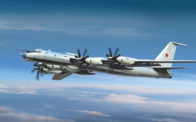 El avión ruso de reconocimiento Tu-142.