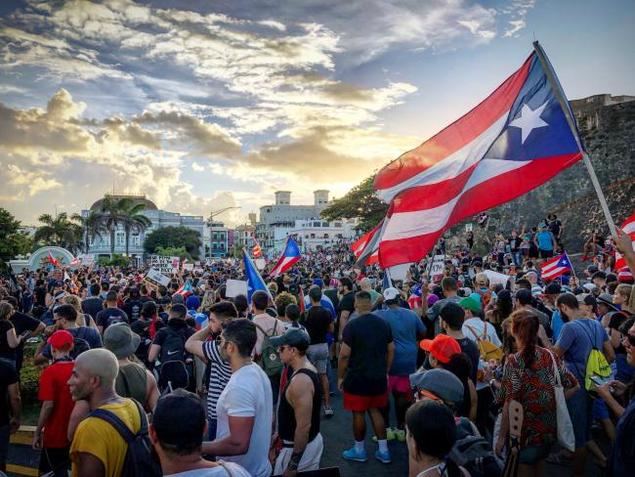 Trump valoró vender Puerto Rico tras el huracán María