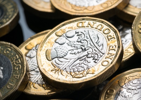 Los planes de expansión fiscal en Reino Unido animan moderadamente a la libra