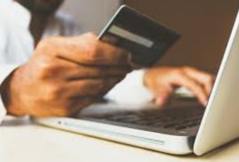 Los nuevos confinamientos por zonas y el ahorro de costes refuerza el comercio online
