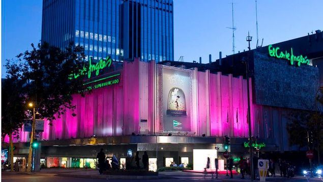 El Corte Inglés viste de rosa 21 de sus fachadas en apoyo al Día Mundial contra el Cáncer de Mama