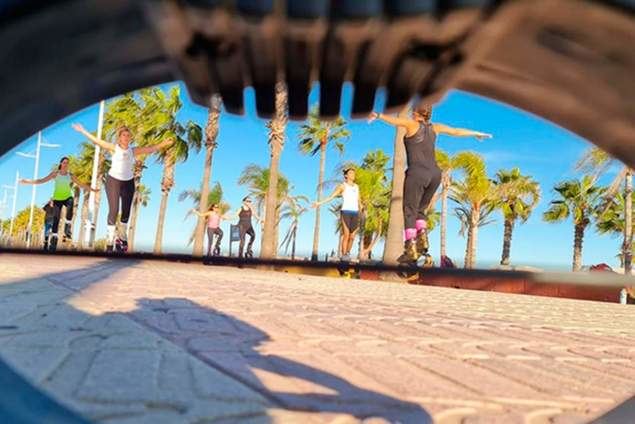 Las conocidas botas saltarinas o botas de rebote y todo lo que ofrecen, por Vanity Fit