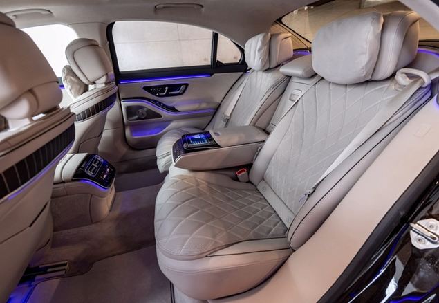 El lujo sobre ruedas: la Clase S de Mercedes-Benz se “pone al día”, eleva su innovación, seguridad, confort y calidad