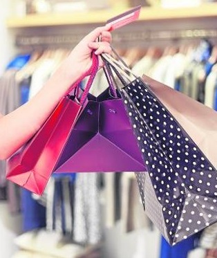 El 60% de los consumidores españoles prefiere comprar en tienda física y pagar con tarjeta o móvil