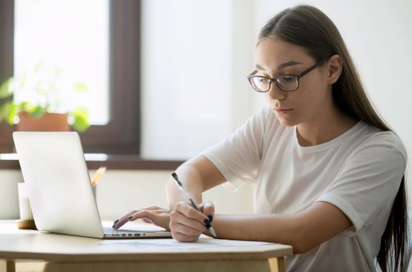 Lo que necesitas saber sobre los cursos homologados de las Oposiciones docentes de 2021