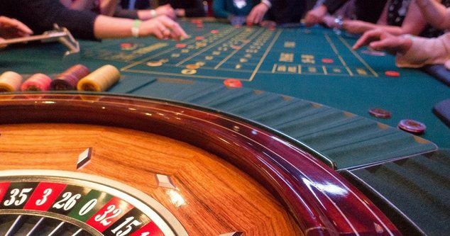 El confinamiento reduce a la mitad los resultados de casinos y salas de juego