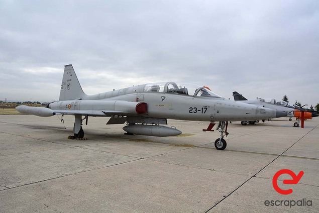 Subasta de 129 lotes de material militar de las Fuerzas Armadas para coleccionistas