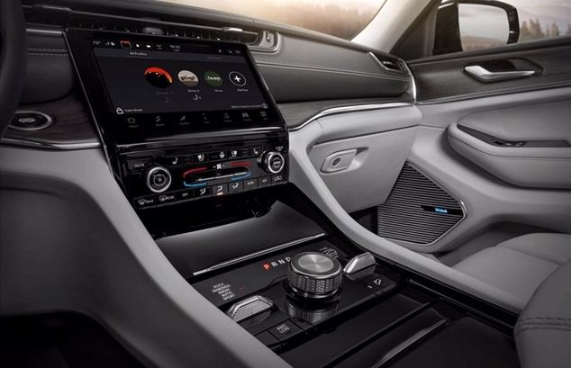 El nuevo Jeep Grand Cherokee 2021 se abre camino en el segmento de los SUV de gran tamaño