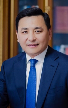 El Alcalde de Nur-Sultán, Altay Kulginov.