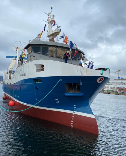 El grupo Nueva Pescanova bota el “Ponta Timbué” para la pesca de langostino en Mozambique