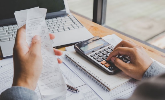 Guardería, restaurante o transporte entre los beneficios fiscales que se pueden deducir en la Renta 2020