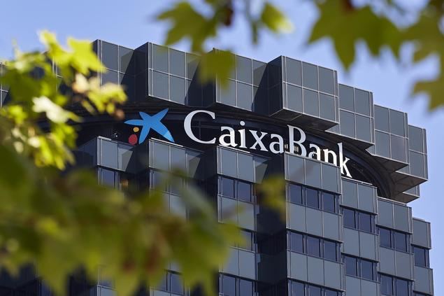 Edificio corporativo de CaixaBank en Barcelona.