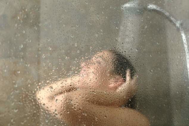 Ventajas de bañarse con filtro de ducha, según Alcavida