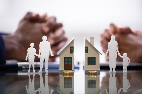 Divorcios con hijos en común: ¿Cómo se reparten los bienes inmuebles en caso de tener menores a cargo?