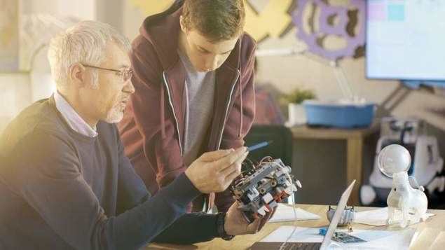 Juegos Robótica ofrece cursos de robótica online para aprender a enseñar
