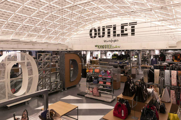 El Corte Inglés transforma su centro de Arapiles en un Outlet con más de 150 marcas de moda