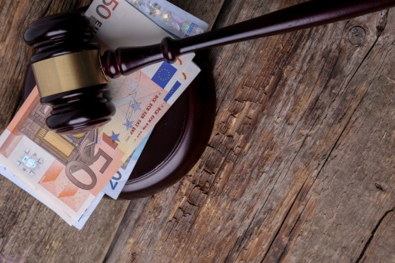 Tribunales españoles mantienen el plazo de prescripción de la acción restitutoria para las reclamaciones de las cláusulas abusivas de los bancos