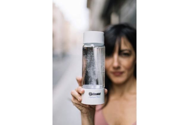 Hidrogenador Akira, el utensilio para crear agua hidrogenada de la empresa Alcavida
