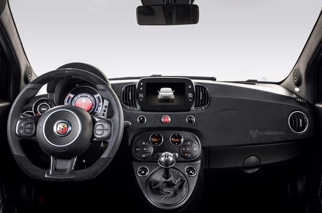 Nuevo Abarth 695 esseesse, un coche con prestaciones de un 'deportivo'