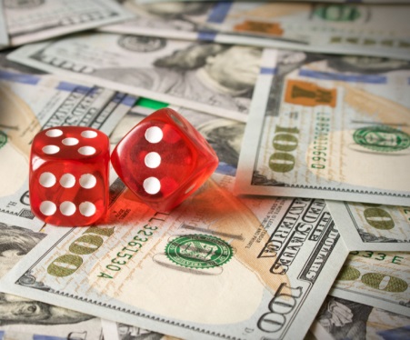 La retirada de los rendimientos del Tesoro debilita ligeramente al dólar