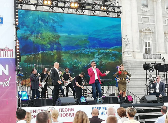 El Coro Turetsky & Soprano levantó al público con sus “Canciones por la Unidad”