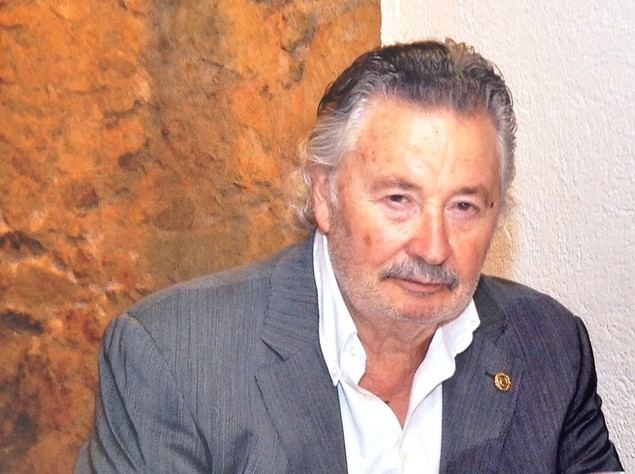 -'El fútbol es un fiel reflejo de la vida misma. Hay que saber jugar en equipo y resolver en solitario'-