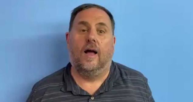 Oriol Junqueras, presidente de ERC, recuperado de los calabozos por el presidente del Gobierno, Pedro Sánchez.