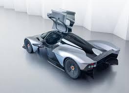 Aston Martin traslada la experincia de la Fórmula 1® a la carrretera