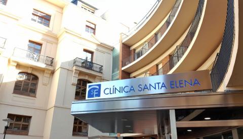 Fachada principal Clínica Santa Elena.