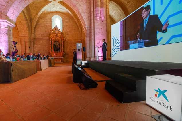 José Ignacio Goirigolzarri, presidente de CaixaBank, durante su intervención en el Congreso de la Empresa Familiar de Castilla y León.