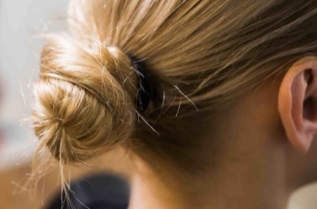 Los moños que son tendencia: altos, bajos, buns, despeinados...