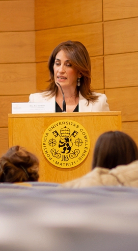 ICADE acoge las conclusiones de un informe de la Fundación Woman Forward sobre los techos de cristal en las empresas