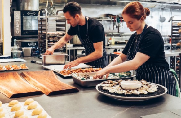 Cumple tu sueño de montar un restaurante con la formación adecuada