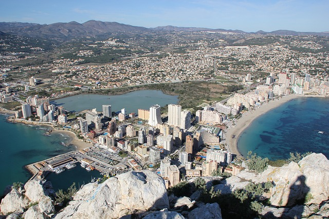 Comprar vivienda en la costa de Alicante: una inversión con alta rentabilidad