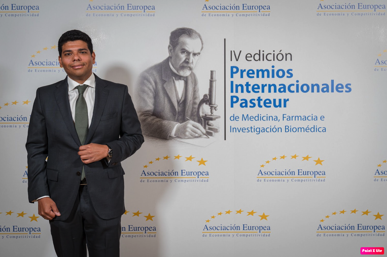 Antonio Fernández Brito: el médico que convirtió la cirugía capilar en una ciencia de precisión y confianza humana
