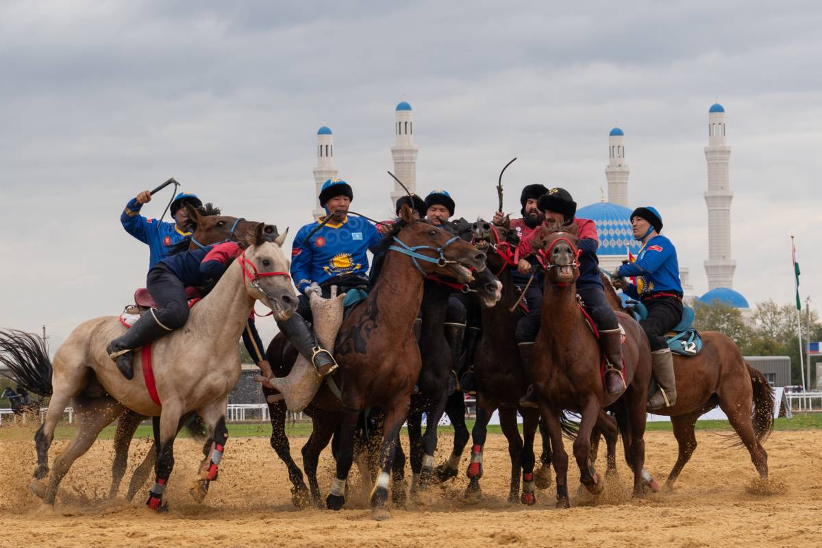 En el coraz ó n de Eurasia: Kazajist á n abre sus tradiciones al mundo