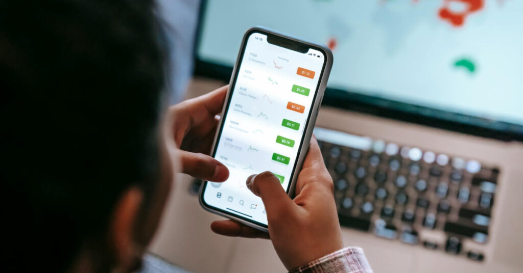 Juegos como plataforma de comercio: mercados internos y comisiones